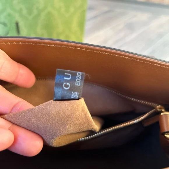 GUCCI GG Supreme Top Handle Bag - Picture 15 of 16